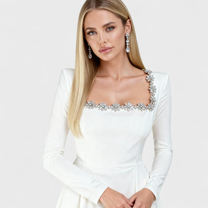 Elise de Paris | Robe Femme en Velours Noir à Encolure Carrée et Détails Cristallins