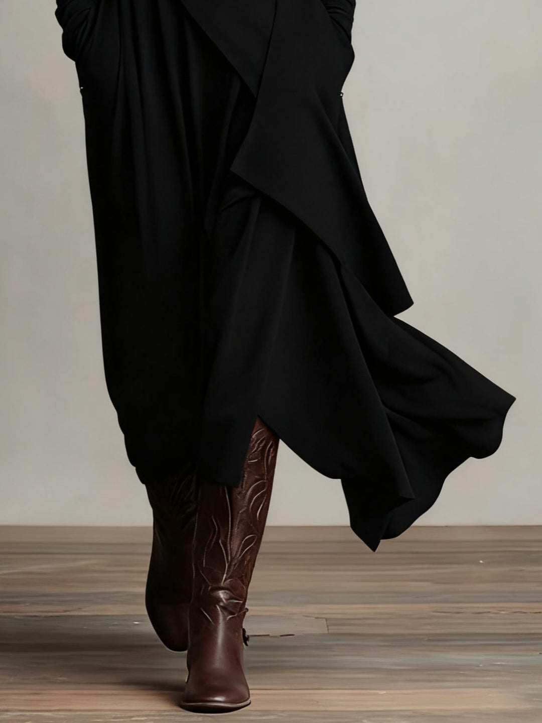 Elise de Paris | Robe Longue Femme Plissée Asymétrique avec Col Haut et Manches Longues