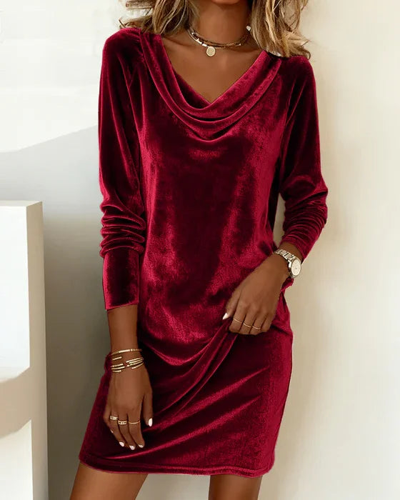 Elise de Paris | Robe de Soirée Évasée en Velours avec Décolleté Raffiné