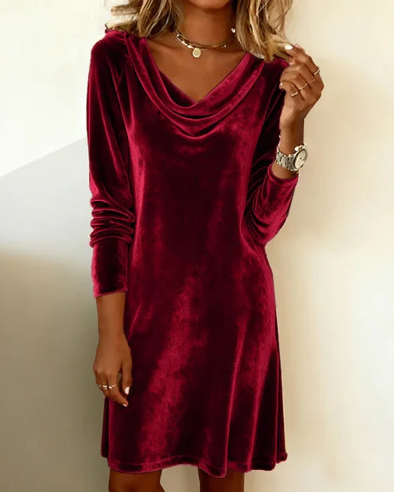 Elise de Paris | Robe de Soirée Évasée en Velours avec Décolleté Raffiné